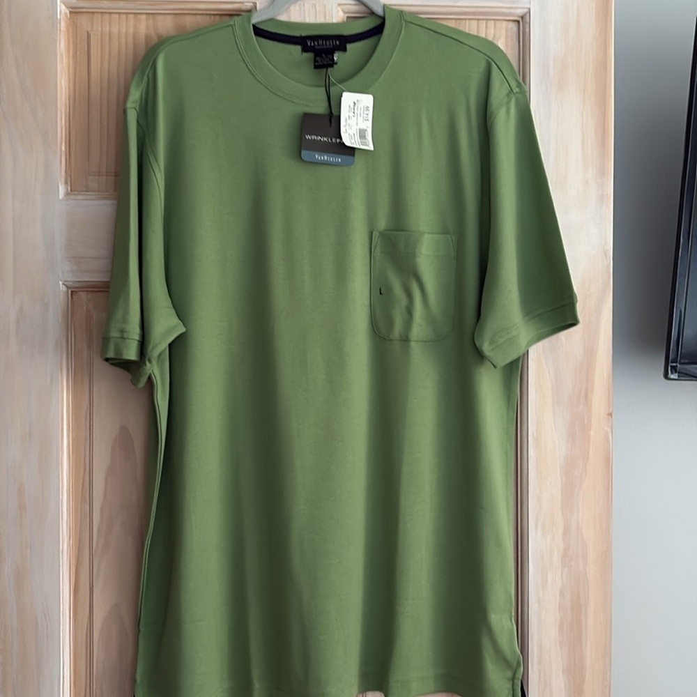 Van-Heusen Green Clover Short Sleeve Tee (NWT)
